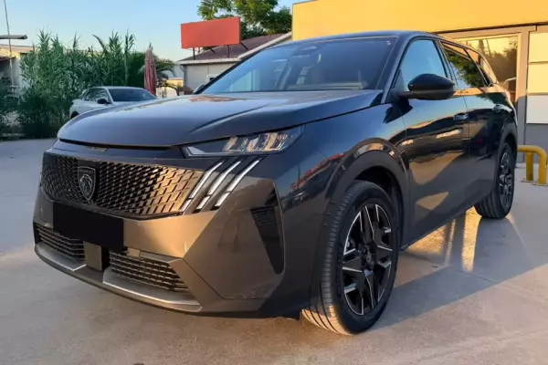 Peugeot 5008 for rent in Turkey